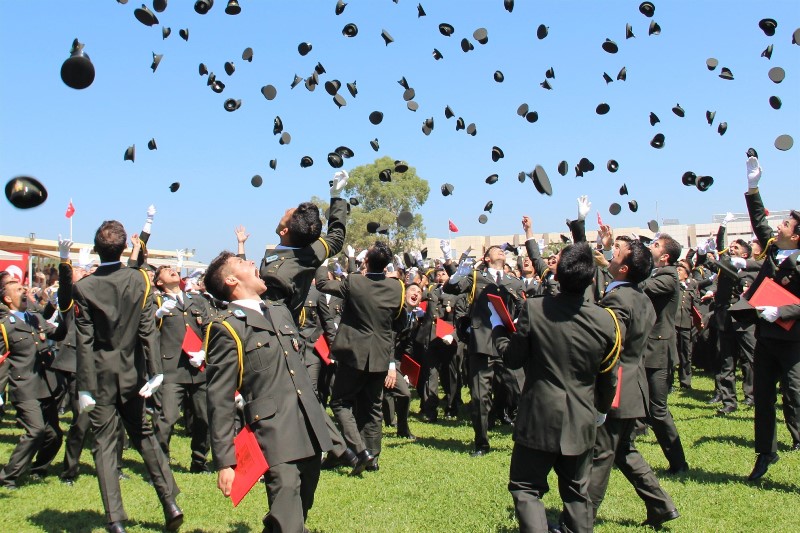 Genç subay adaylarının mezuniyet heyecanı
