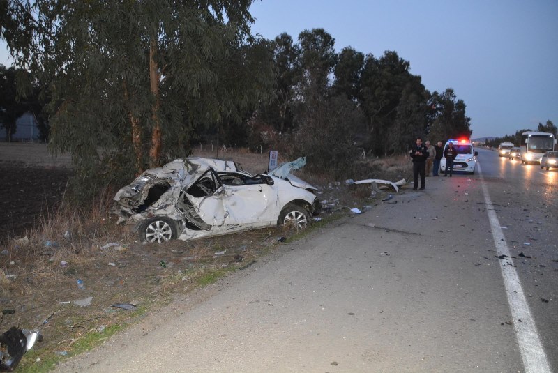 İzmir'de feci kaza: 1 ölü, 9 yaralı