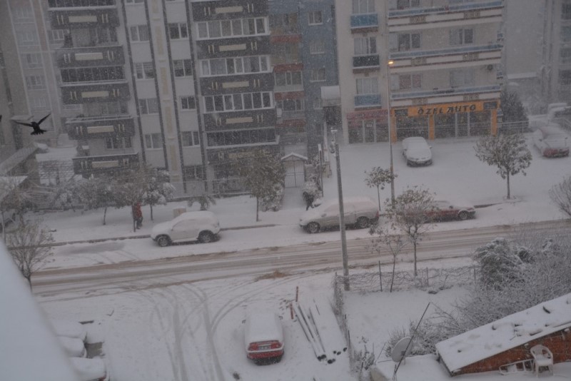 İzmir'de önce sağanak sonra kar!