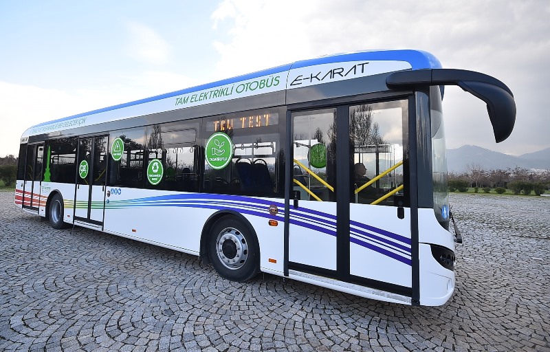 İzmir'in elektrikli otobüsleri yola çıkıyor