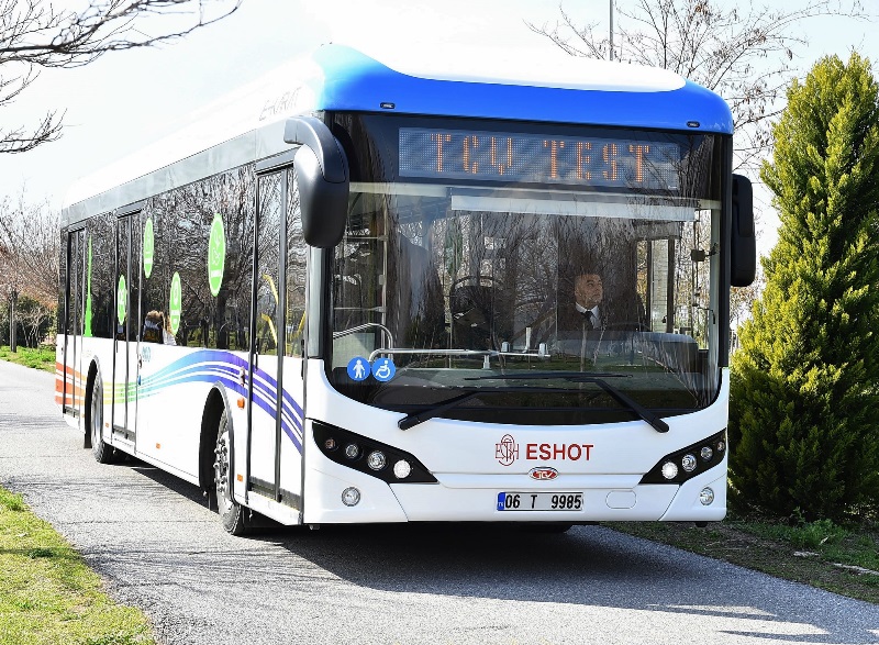 İzmir'in elektrikli otobüsleri yola çıkıyor