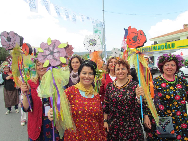 Alaçatı Ot Festivali'nde karnaval havası