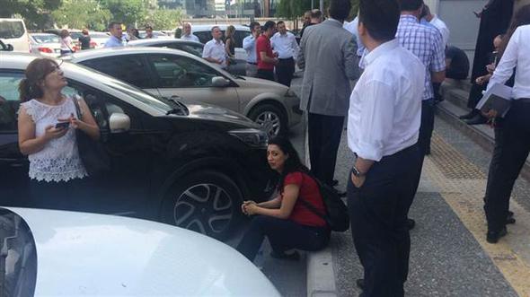 Deprem İzmir'de panik yarattı