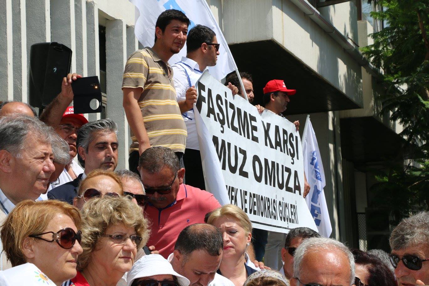 CHP 'adalet' için toplandı