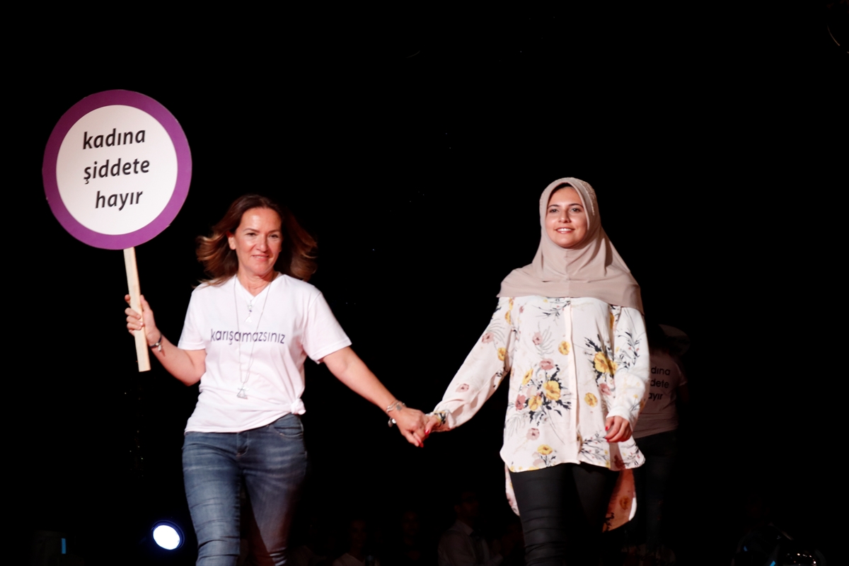 İzmir'de kadına şiddete karşı 'Karışamazsınız Projesi'