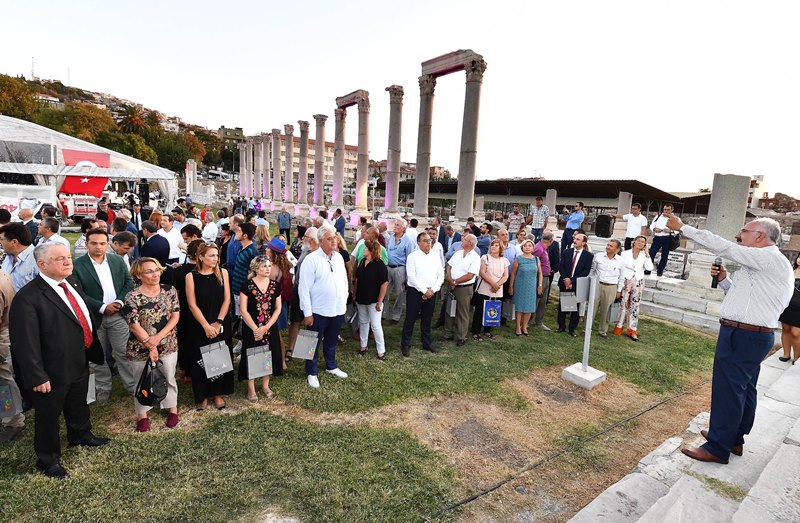 Smyrna Agorası'nda tarihi meclis