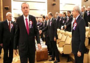 Kılıçdaroğlu ayağa kalktı, Erdoğan elini sıkmadı