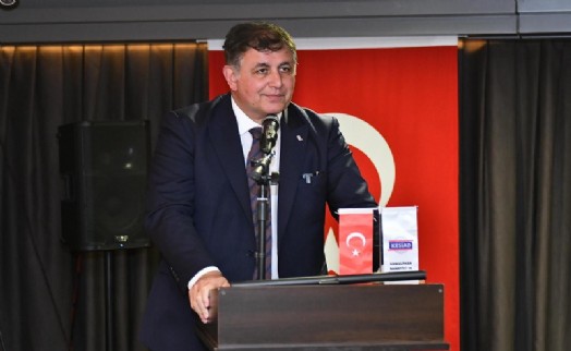 Cemil Tugay iş insanlarıyla buluştu; 'İzmir'in 35. belediye başkanı olacağım'