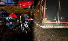 Domuza çarpmamak için ani fren yapan kamyona çarpan motosikletteki 2 kişi yaralandı