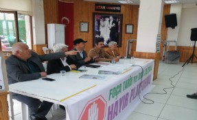 Foça'nın adayları Kent Sözleşmesi'ni imzaladı: 'Rant politikalarına karşı duracağız'