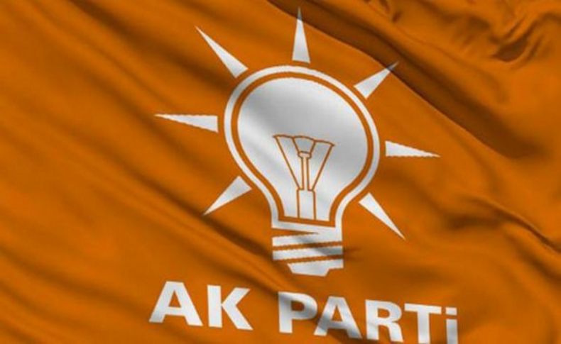 AK Parti'de 4 ilde gece yarısı değişiklik