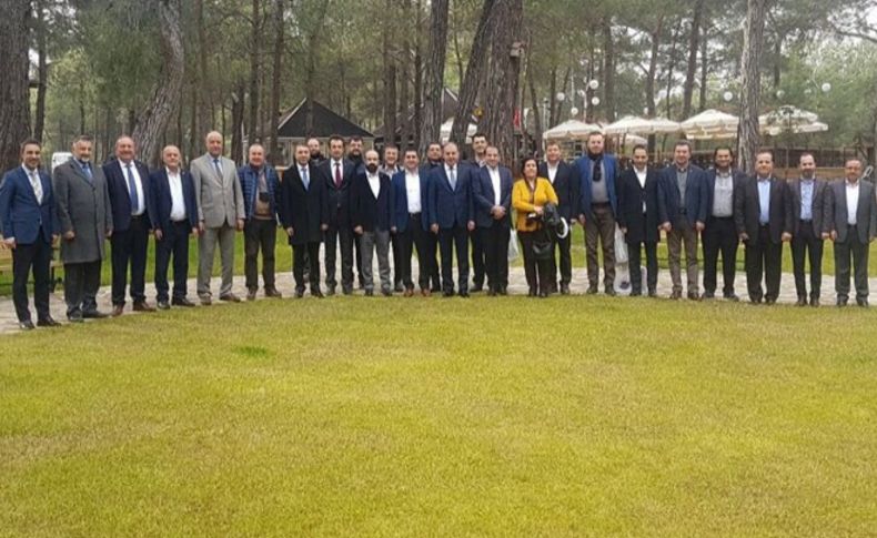 AK Parti İzmir'de başkanlar Kemalpaşa'da toplandı