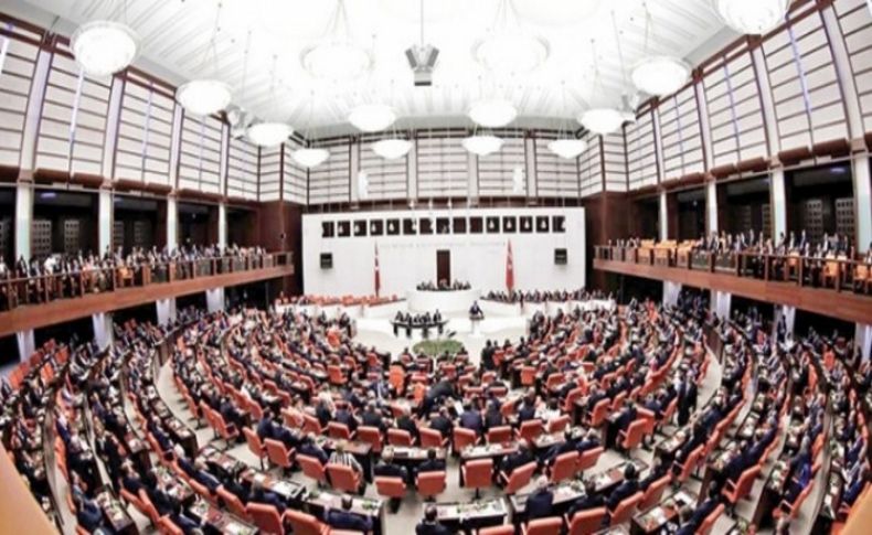 Anayasa değişikliği teklifi 338 oyla kabul edildi