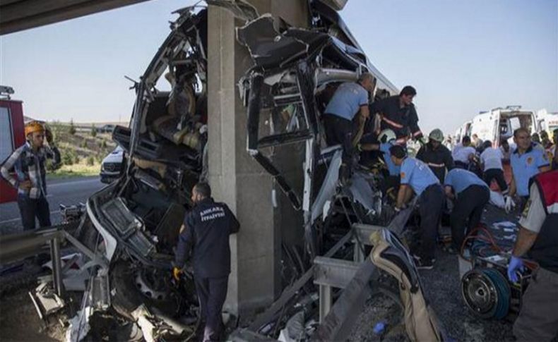 Ankara'da otobüs köprüye çarptı: 6 ölü