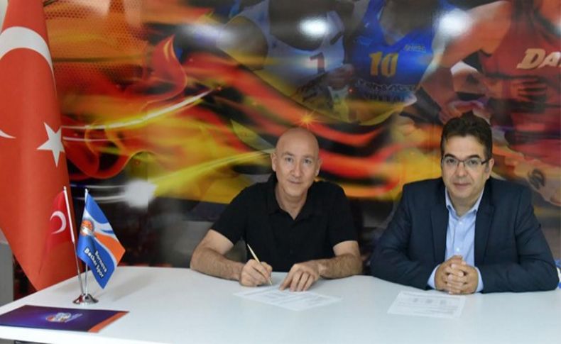 Bornova Beckerspor'da Ceyhun Yıldızoğlu imzayı attı