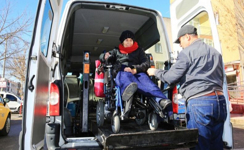 Buca'da engelli ve yaşlılara ücretsiz ulaşım