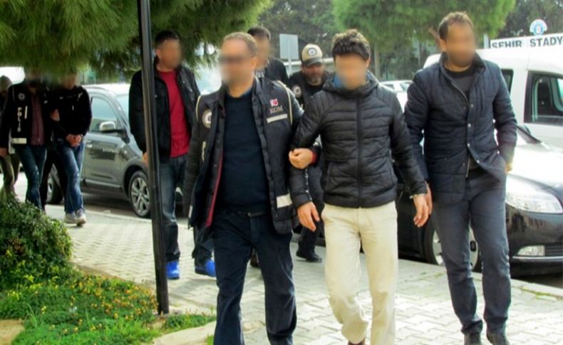 Çeşme'de FETÖ'den 5 kişi tutuklandı