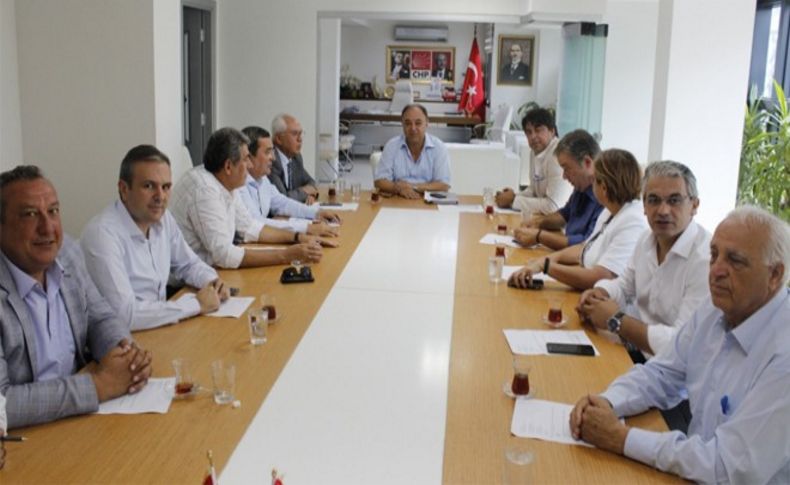 CHP İzmir'de başkanlar toplandı: Kapı kapı dolaşacaklar...