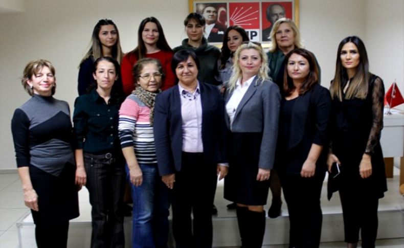 CHP İzmir'de mesaj başkandan, fotoğraf kadınlardan