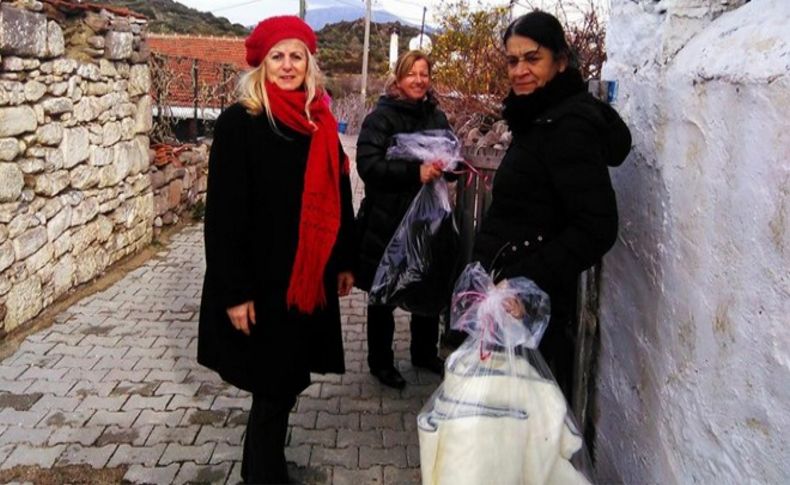 CHP'li kadınlardan ihtiyaç sahibi ailelere battaniye