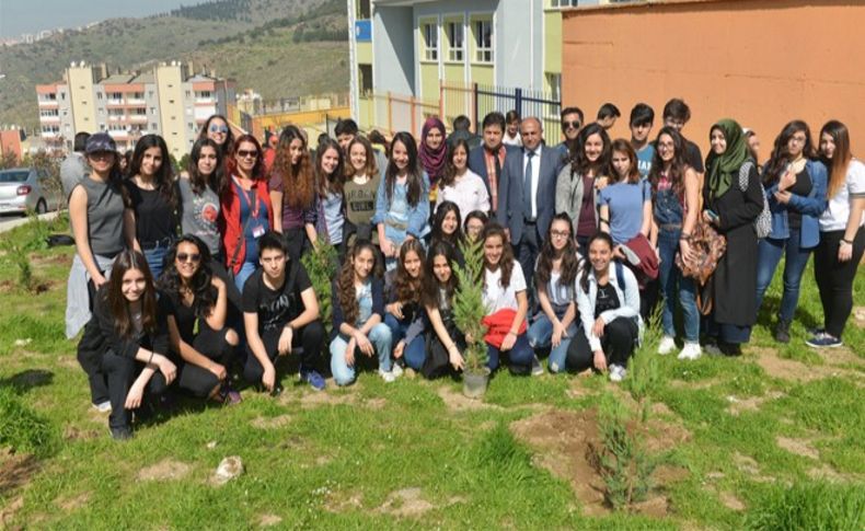 Çiğli'de öğrencilerden ağaçlandırma kampanyası