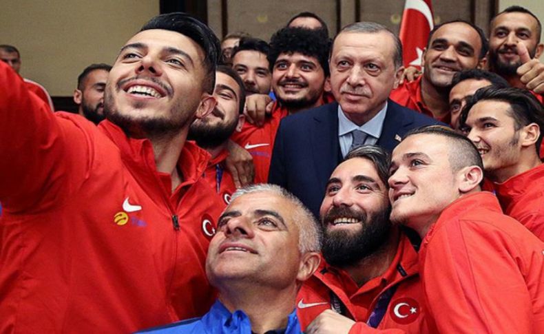 Cumhurbaşkanı Erdoğan şampiyonları kabul etti