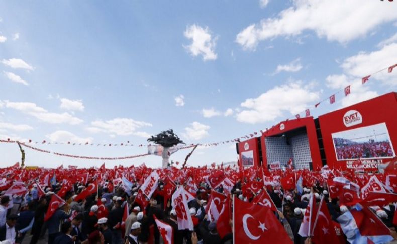 Cumhurbaşkanı ve Başbakan'dan İzmir'de 'evet' mitingi