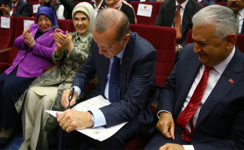Erdoğan yeniden AK Parti'de... AB'ye rest