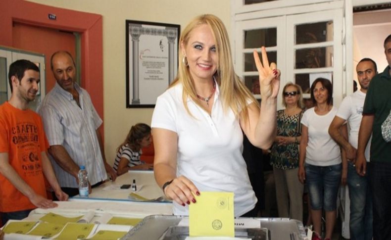 HDP İzmir milletvekili adayı ve eski yöneticisine hapis cezası