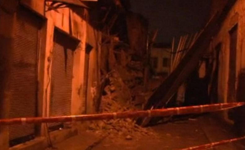 İzmir'de bina çöktü, faciadan dönüldü