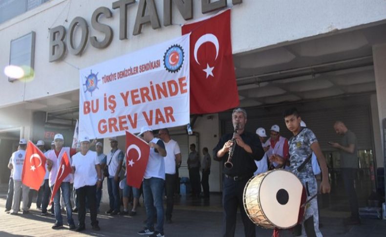İzmir'de denizde grev başladı