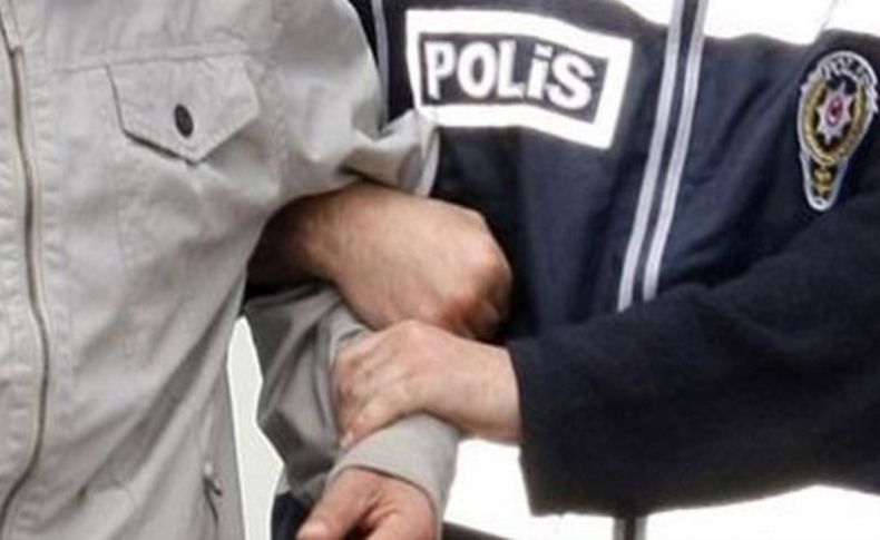 İzmir'de dolandırıcılıktan aranan şirket yöneticisi yakalandı