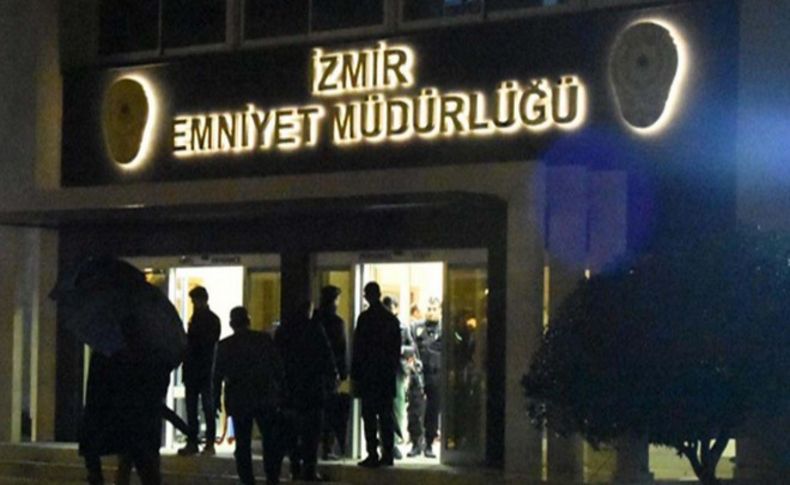 İzmir'de 23 polise ByLock gözaltısı