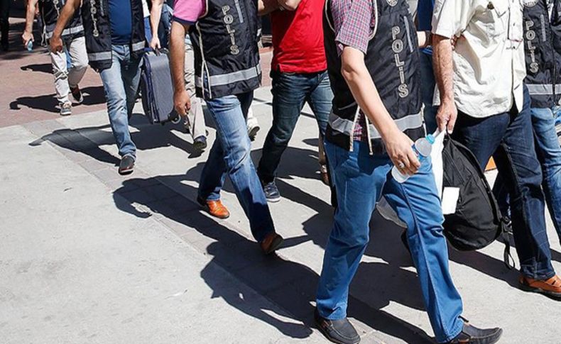 İzmir'de FETÖ operasyonu: 53 gözaltı
