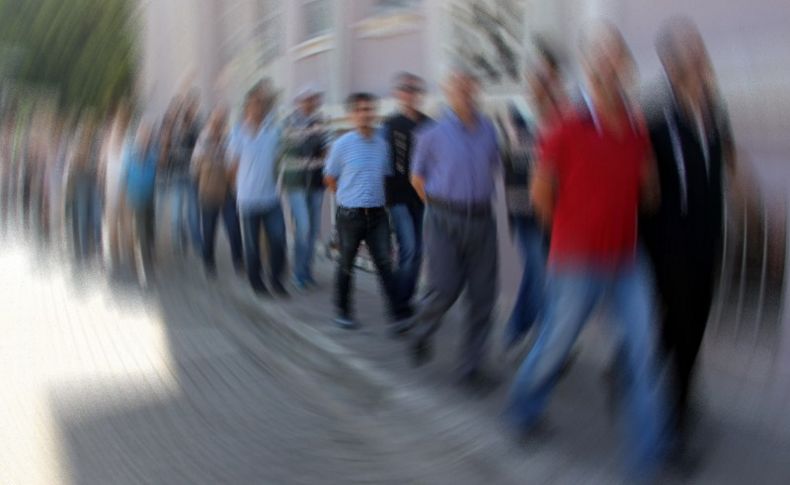 İzmir'de FETÖ operasyonunda gözaltı sayısı 123'e yükseldi