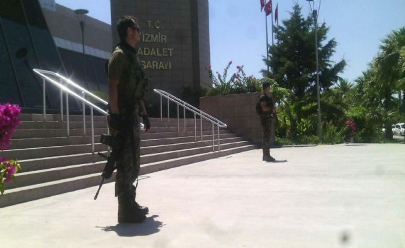 İzmir'de hakim ve savcılara FETÖ operasyonu: 20 gözaltı