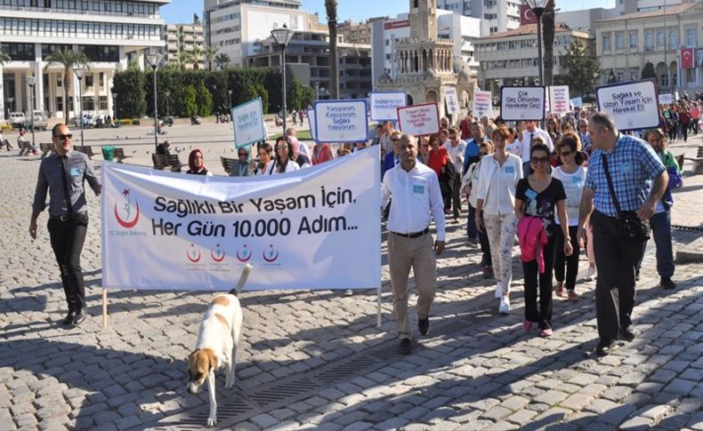 İzmir'de sağlıklı yaşam yürüyüşü