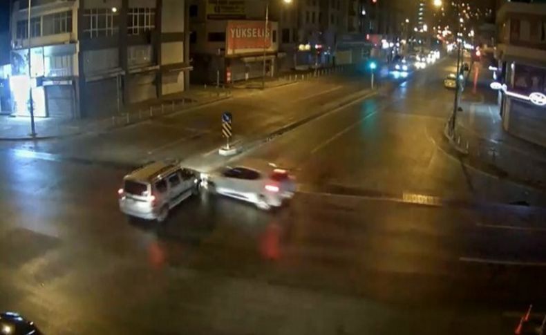 İzmir’de trafik kazaları MOBESE’de