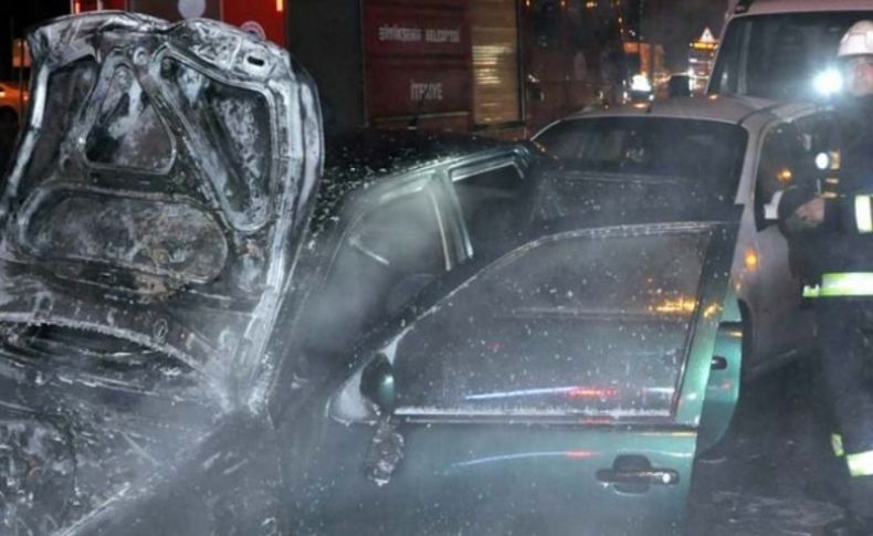 İzmir'de yollar buz tuttu, 7 araç birbirine girdi