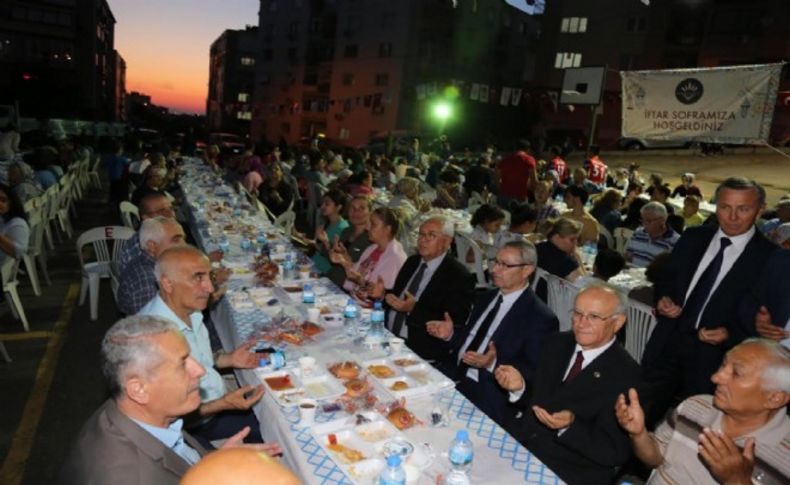 Karabağlar'da iftar sofrası doldu taştı