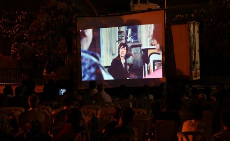 Karabağlar’da yaz sineması zamanı