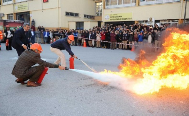 Karşıyaka’nın okullarında yangın tatbikatı