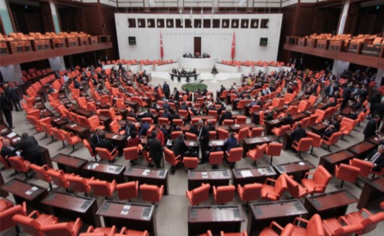 Meclis’te ’yeni anayasa’ mesaisi başlıyor