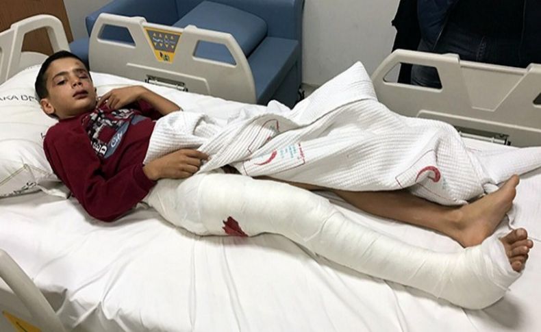 Okulda üzerine kapı devrilen öğrencinin bacağı kırıldı