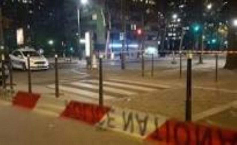 Paris'te silahlı baskın: Rehineler var