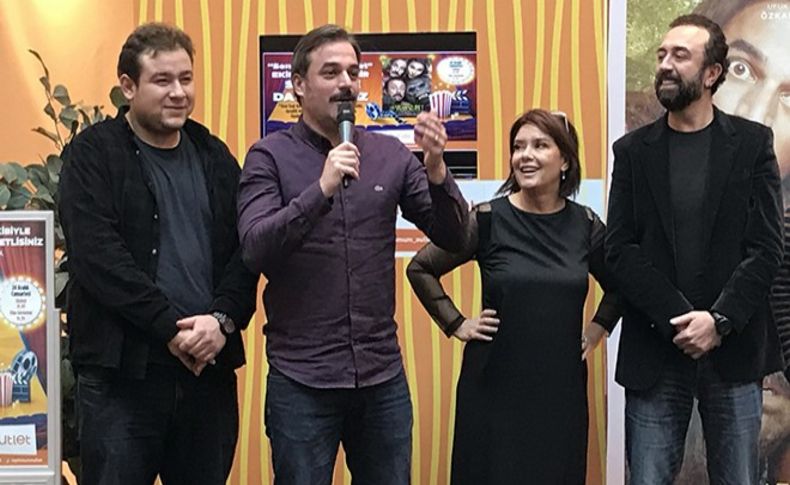 Sen Sağ Ben Selamet filmine İzmir'de özel gala