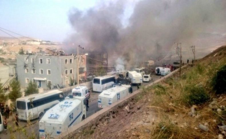 Polise bomba yüklü kamyonla saldırdılar: 11 şehit