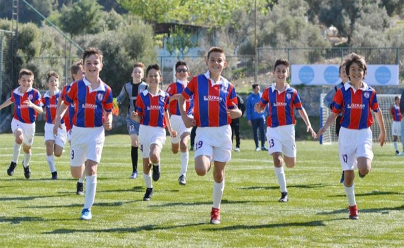 U12 İzmir Cup'ta finale doğru
