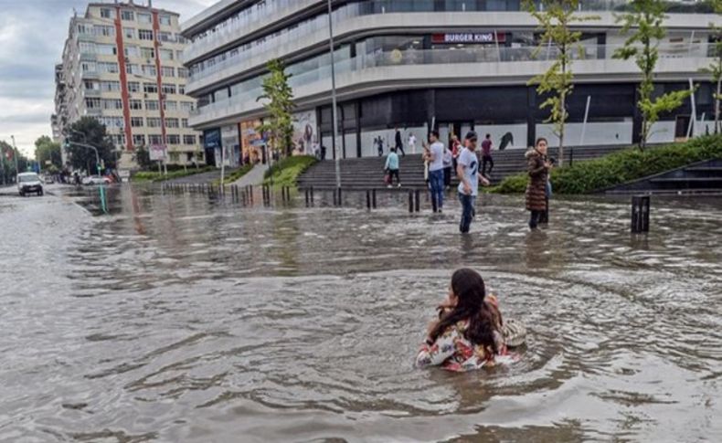 Yağmur İstanbul'u vurdu... Zor anlar