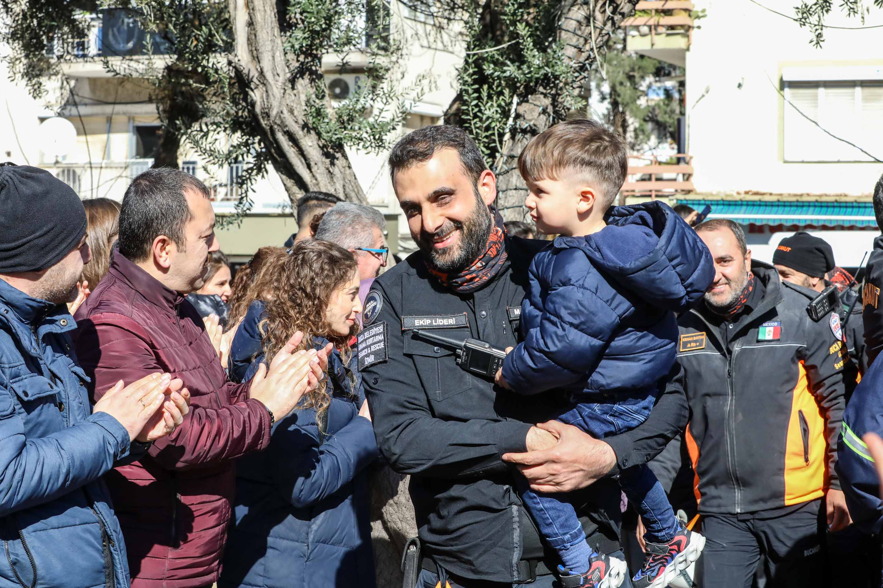 Buca’nın kahramanları evlerine döndü